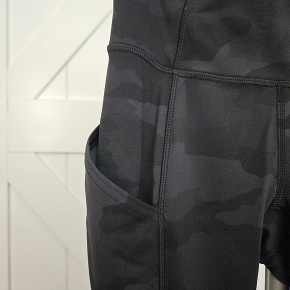 LULULEMON BUNDLE 4 Leggings, 1 Short, 1 Top SIZE 2 - Picture 10 of 16